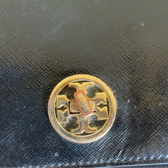 Tory Burch Adalyn Black Shoulder Bag Clutch Gold Patent Saffiano Leather - Picture 5 of 10